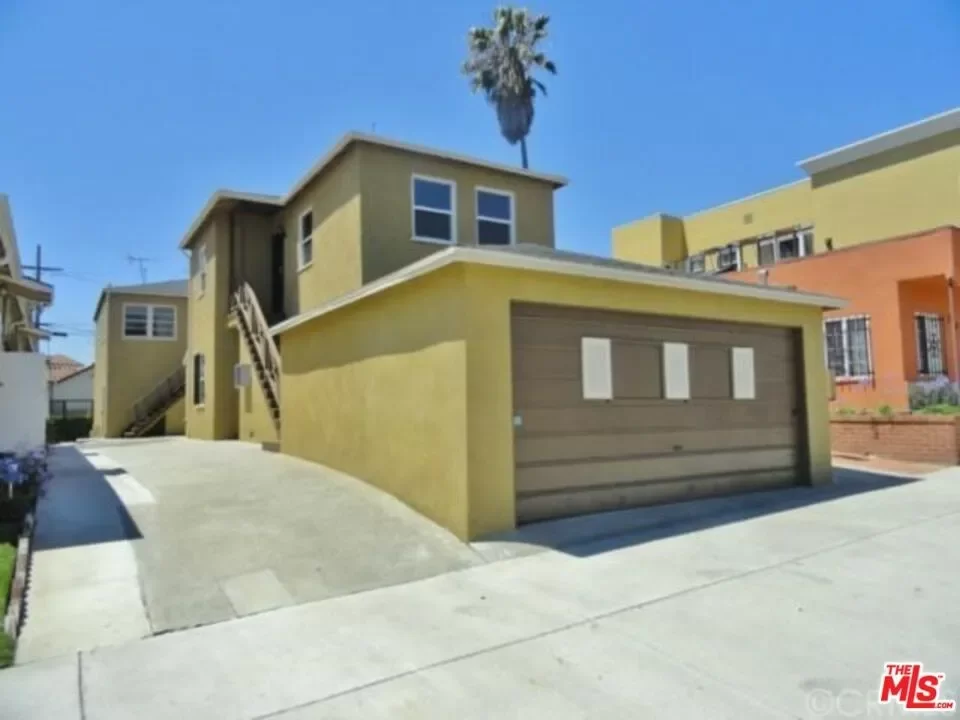 4BR Multi-Family for Sale in Los Angeles, CA