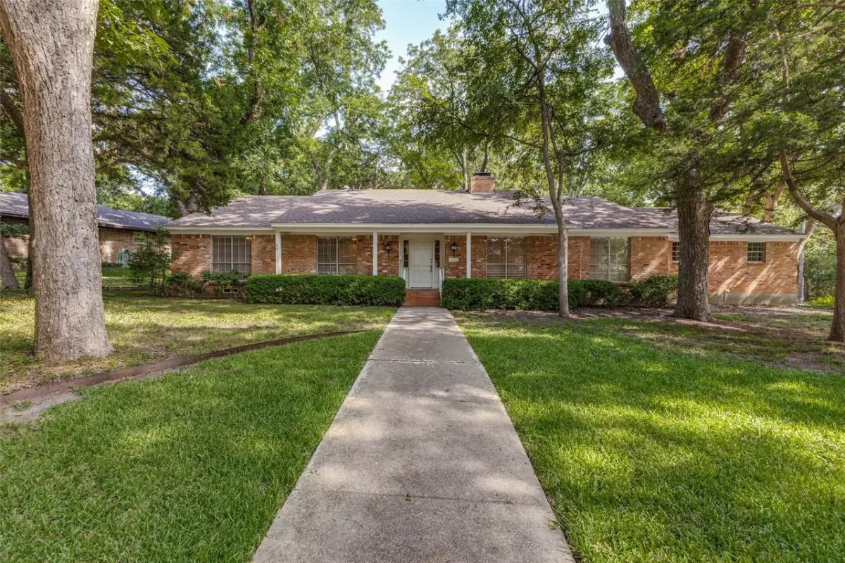 4BR House for Sale in Dallas, TX