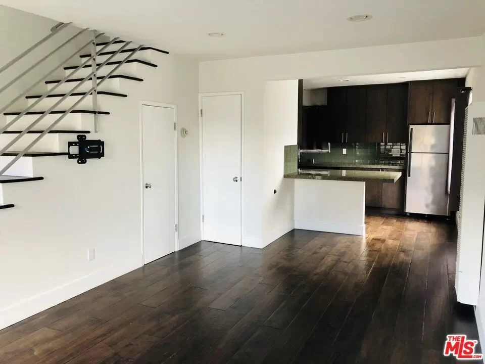 2BR Condo for Rent in Los Angeles, CA