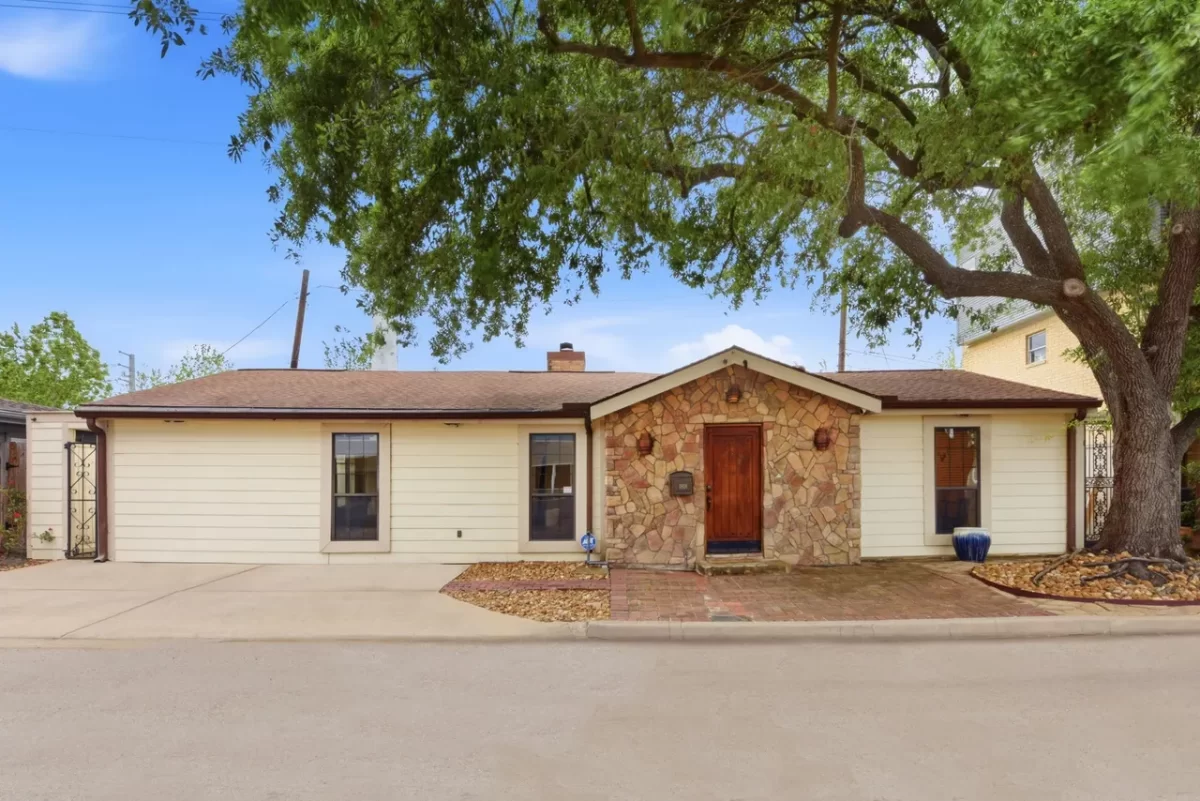 2BR House for Sale in Houston, TX