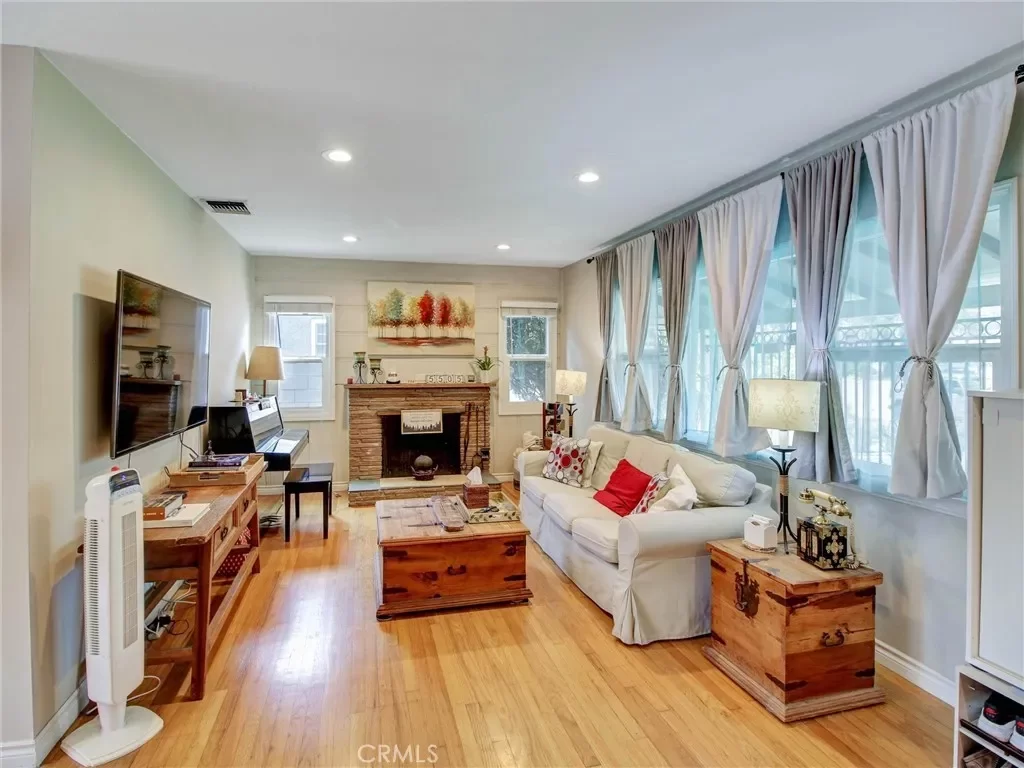 2BR House for Sale in North Hollywood, CA