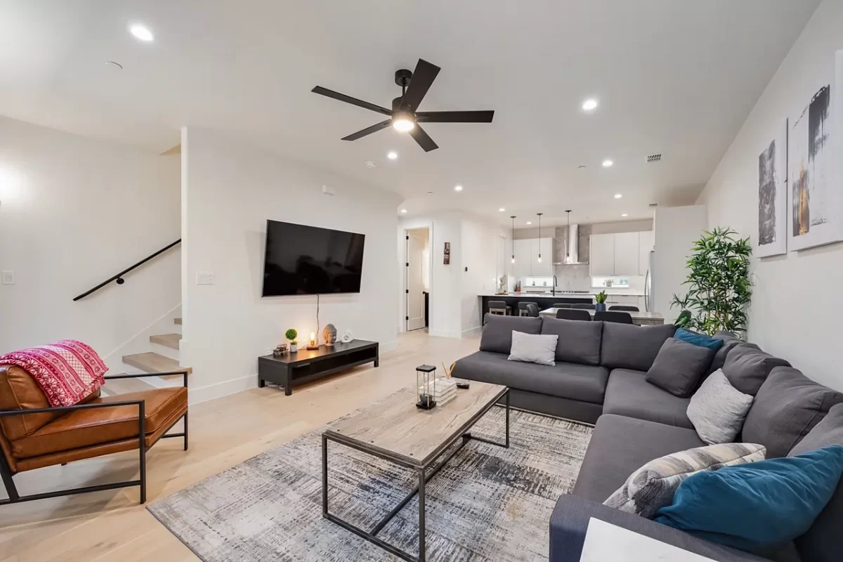 2BR Townhouse for Sale in Dallas, TX