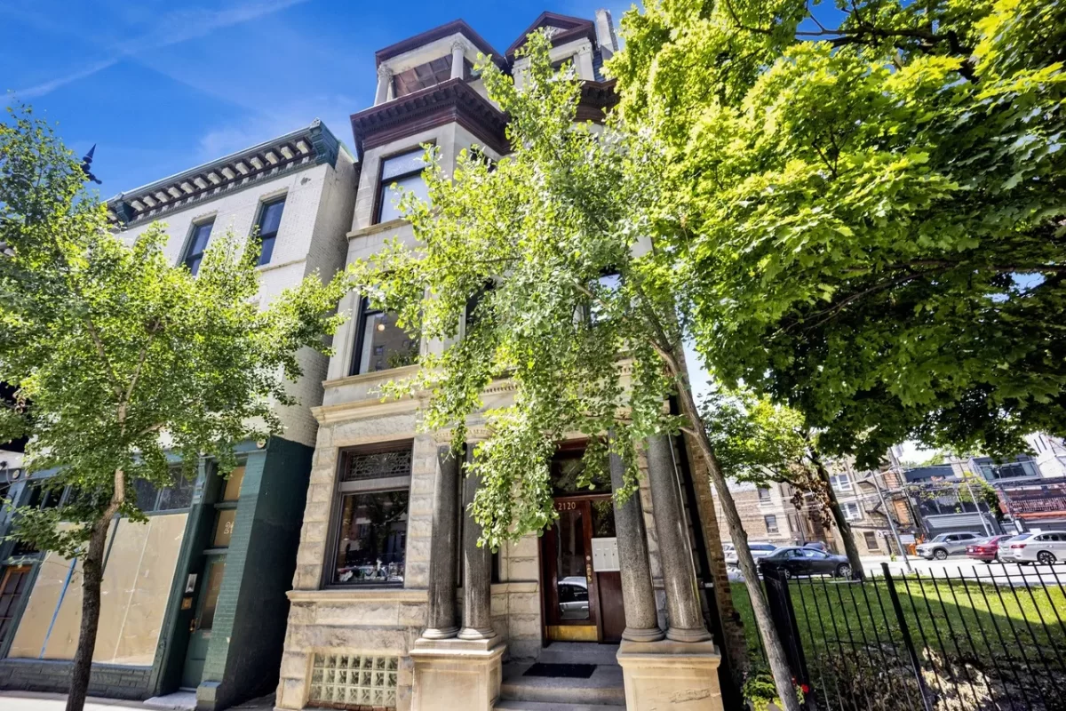 4BR Condo for Sale in Chicago, IL