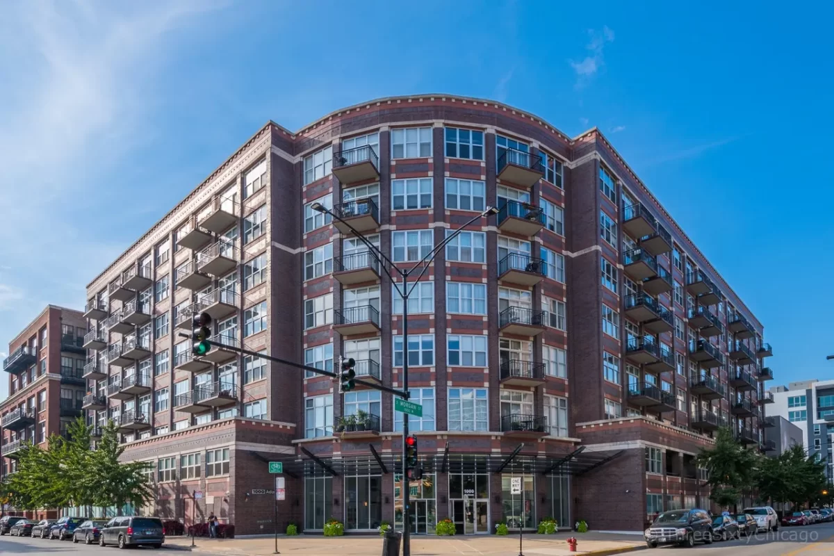 2BR Condo for Sale in Chicago, IL