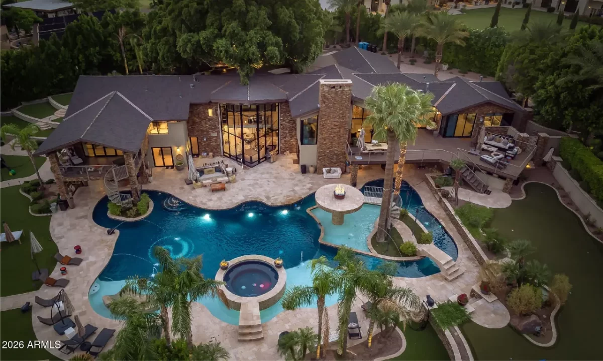 6BR House for Sale in Phoenix, AZ