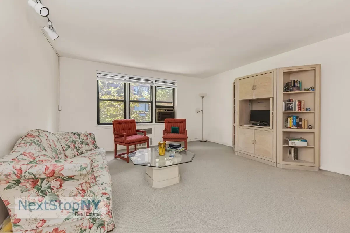 Condo for Sale in Manhattan, NY