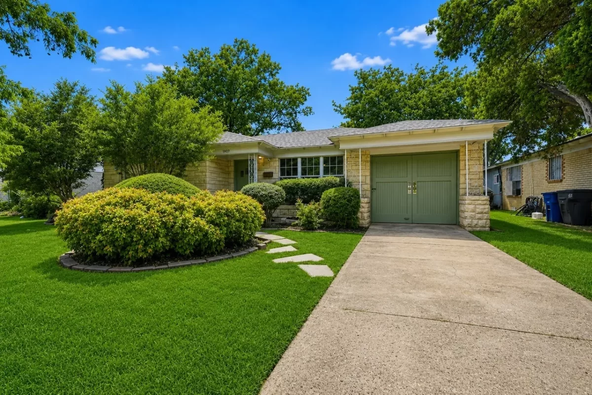 2BR House for Sale in Dallas, TX