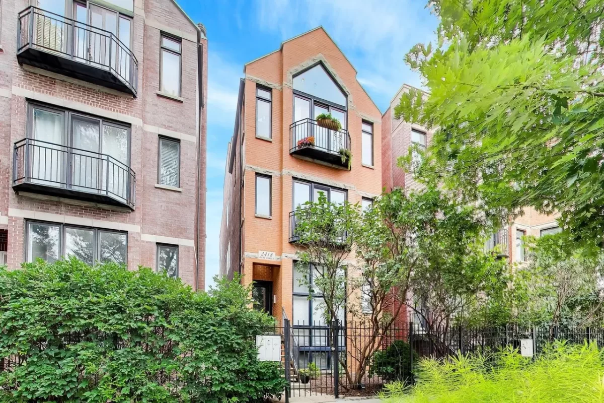 2BR Condo for Sale in Chicago, IL