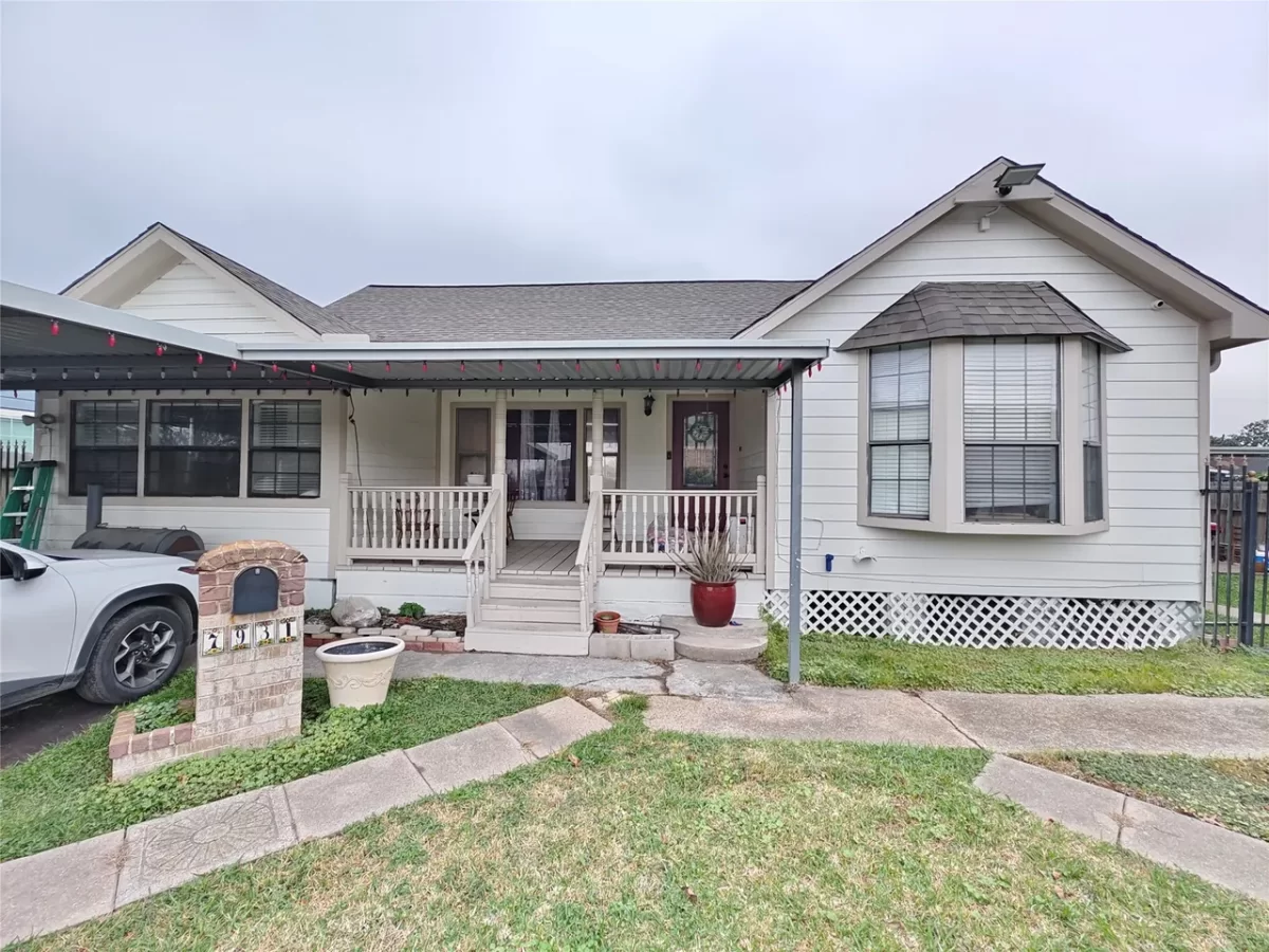 4BR Multi-Family for Sale in Houston, TX