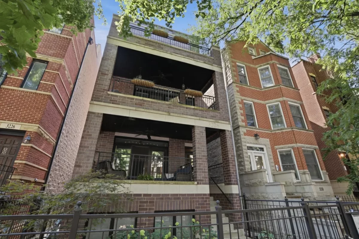 2BR Condo for Sale in Chicago, IL