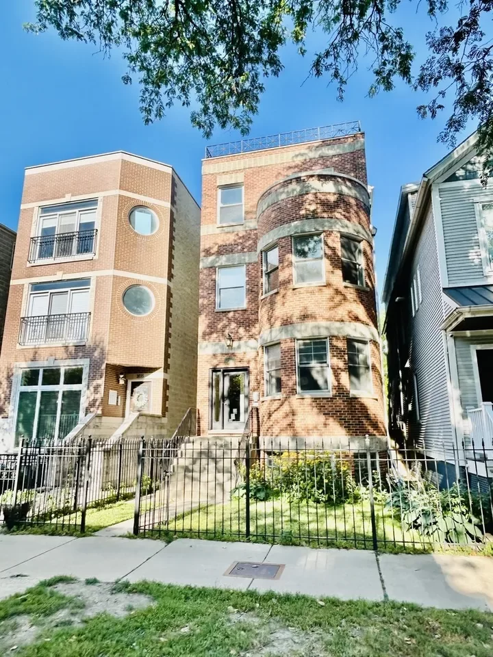 3BR Condo for Sale in Chicago, IL