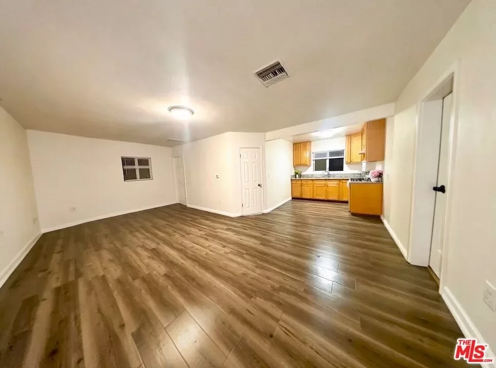 2BR Apartment for Rent in Los Angeles, CA