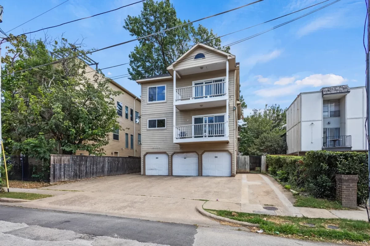 2BR Condo for Sale in Dallas, TX