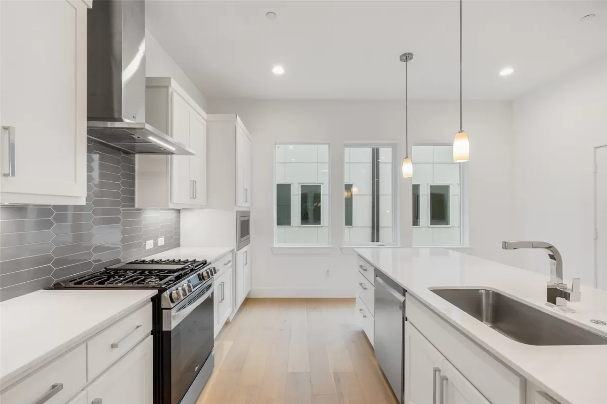 3BR Townhouse for Rent in Dallas, TX