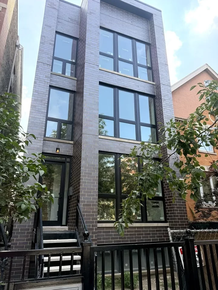 2BR Condo for Sale in Chicago, IL