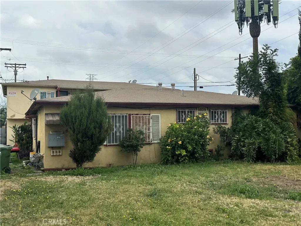 4BR Multi-Family for Sale in Los Angeles, CA