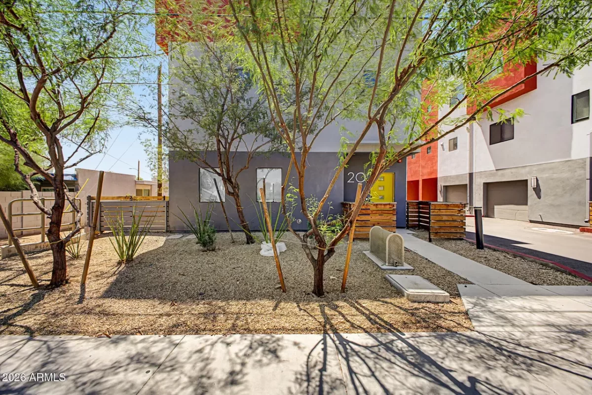 2BR Townhouse for Sale in Phoenix, AZ