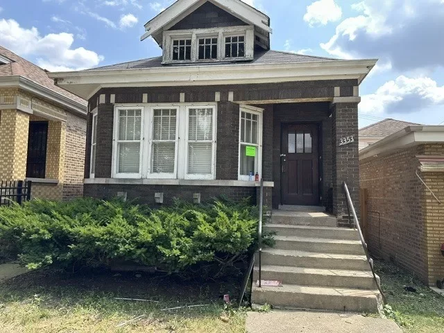 3BR House for Sale in Chicago, IL