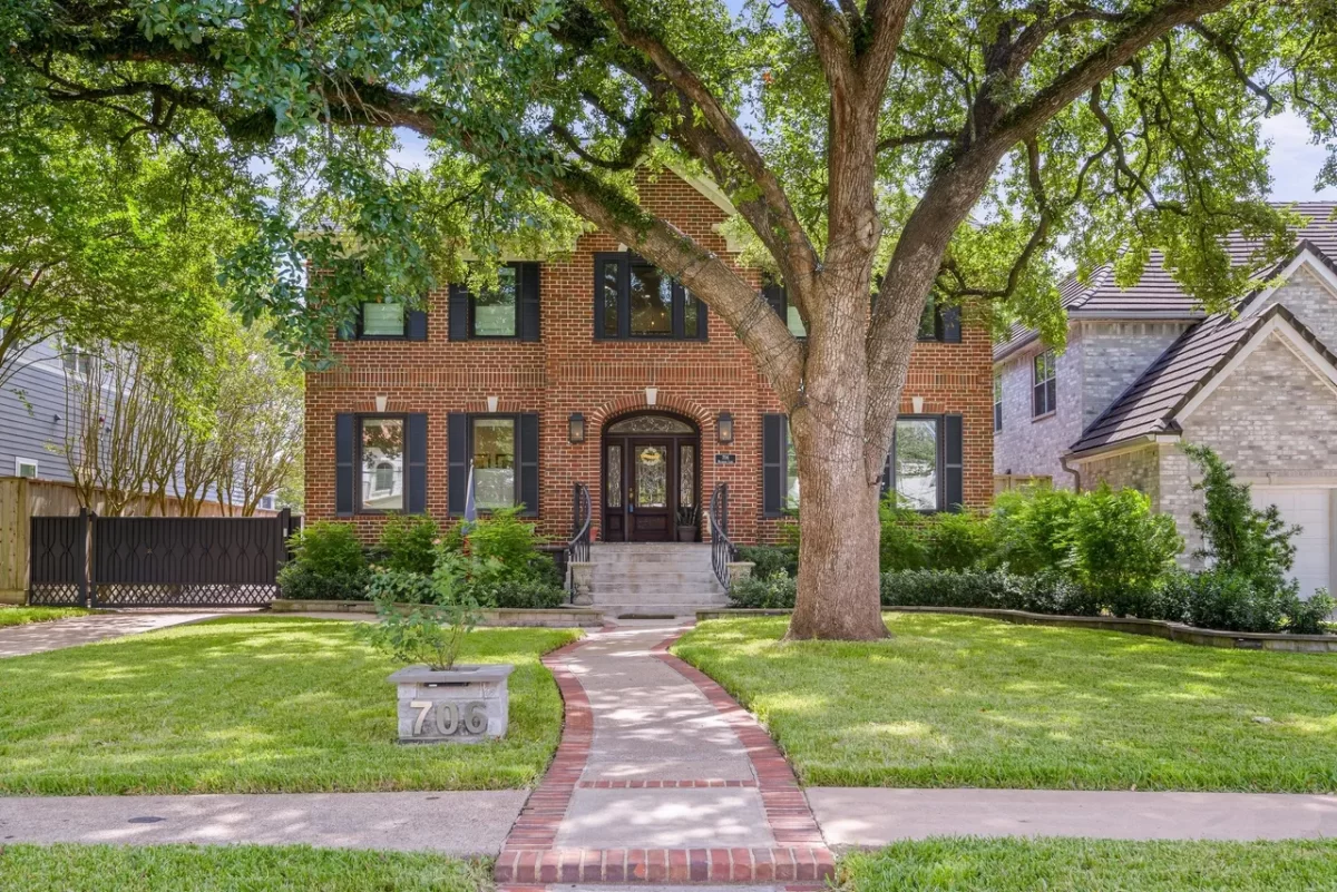 4BR House for Sale in Bellaire, TX