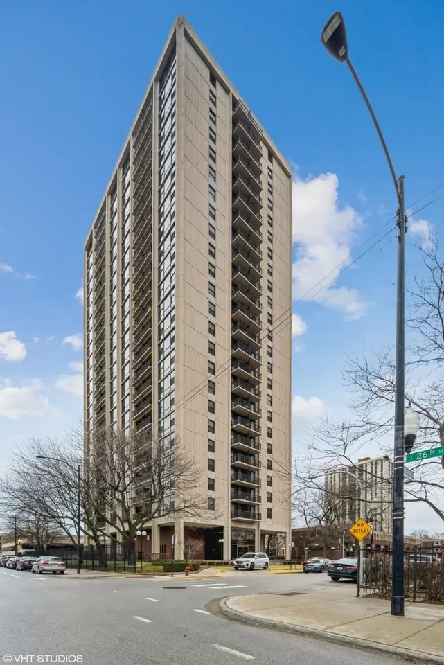 2BR Condo for Sale in Chicago, IL
