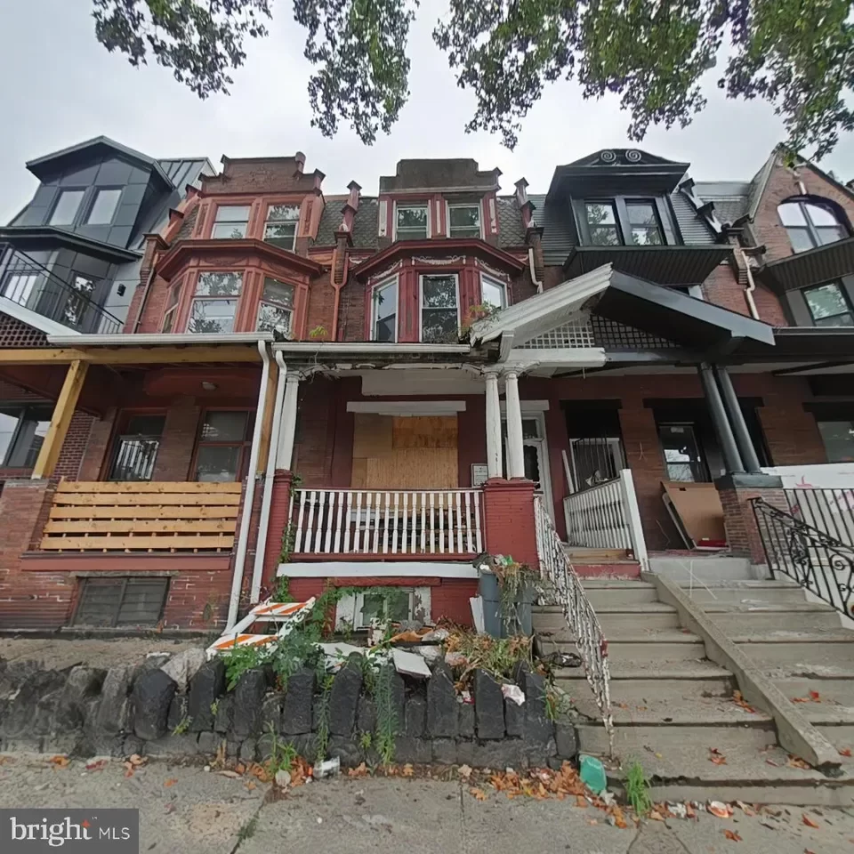 Townhouse for Sale in Philadelphia, PA