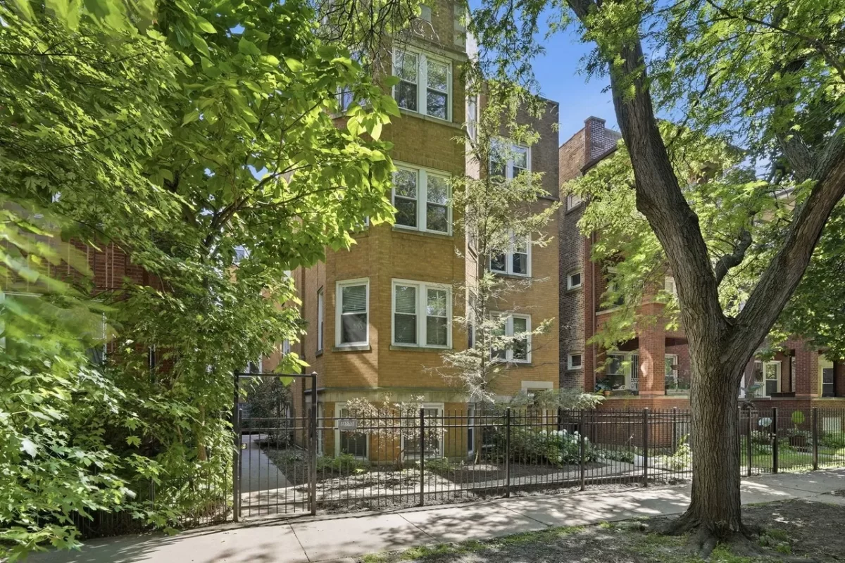 2BR Condo for Sale in Chicago, IL