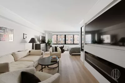 Condo for Sale in Manhattan, NY
