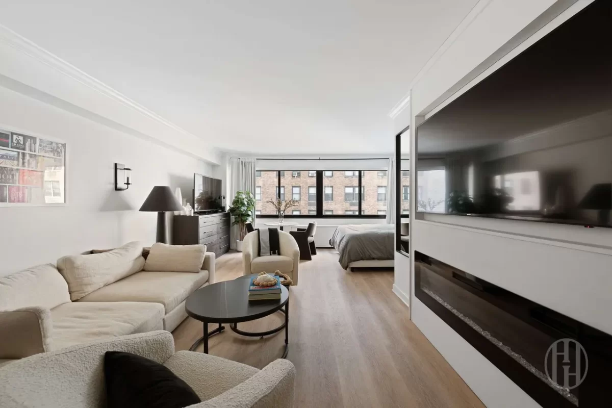 Condo for Sale in Manhattan, NY