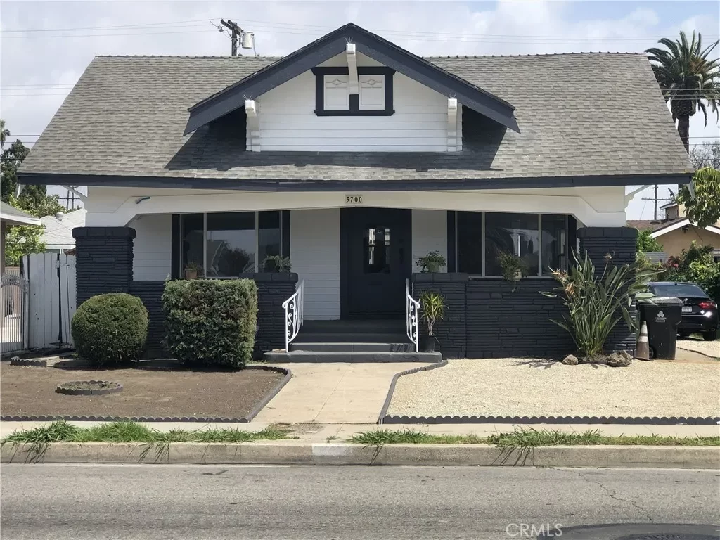 4BR Multi-Family for Sale in Los Angeles, CA