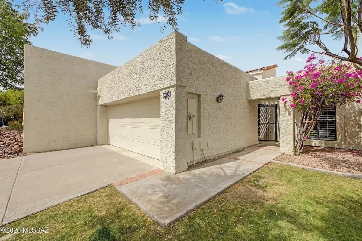 2BR Townhouse for Sale in Phoenix, AZ