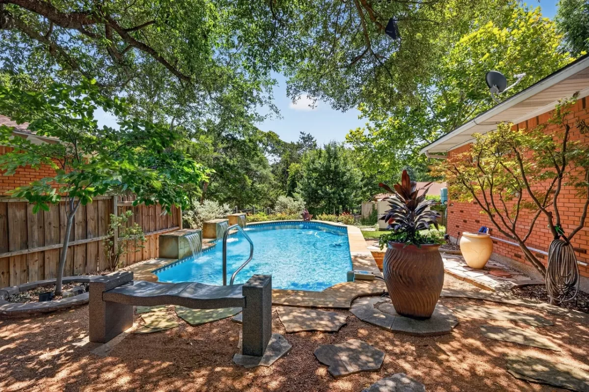 2BR House for Sale in Dallas, TX