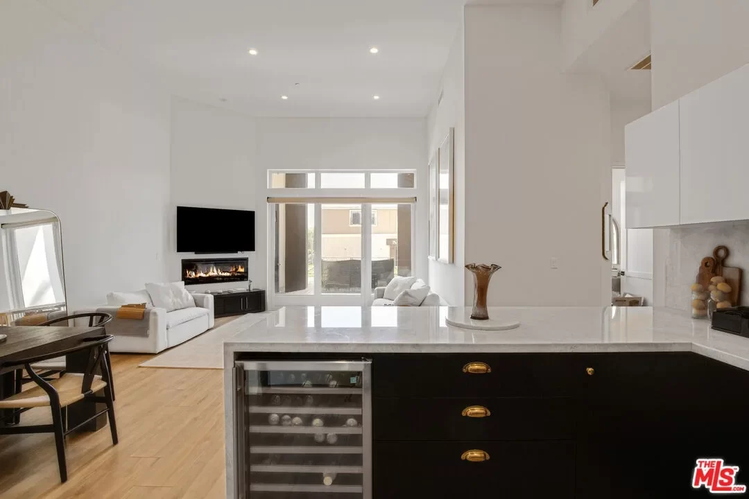 2BR Condo for Rent in Glendale, CA