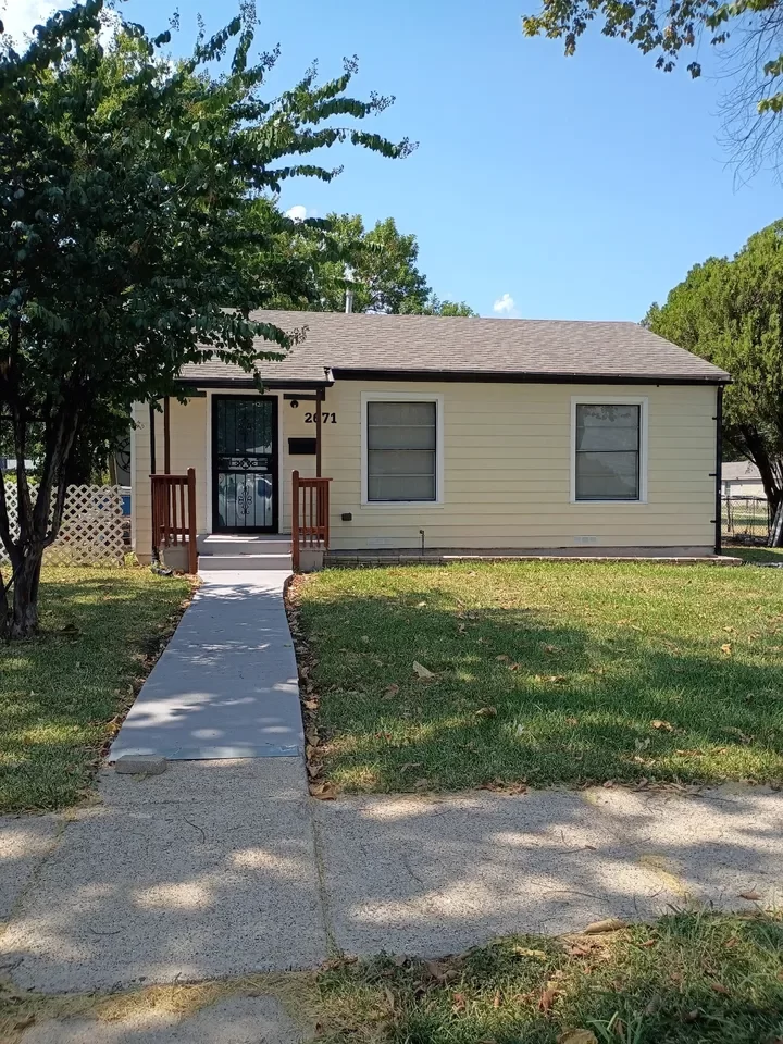 2BR House for Sale in Dallas, TX