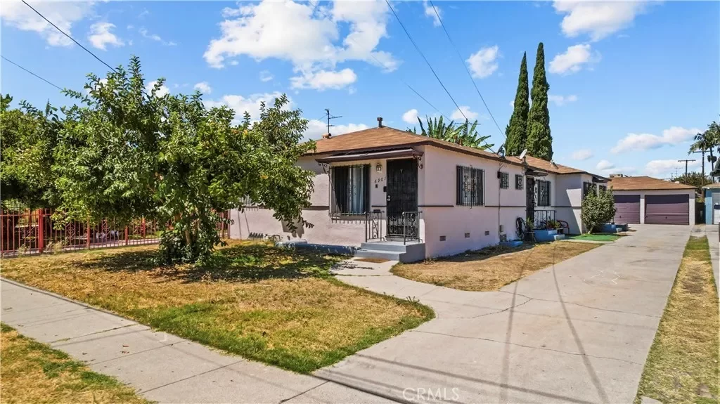 4BR Multi-Family for Sale in Bell, CA