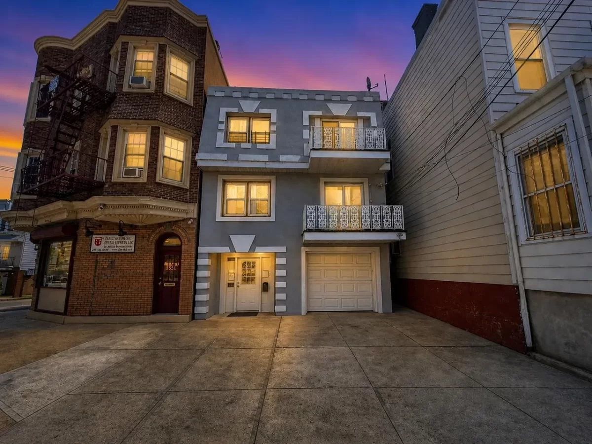 8BR Multi-Family for Sale in Jersey City, NJ