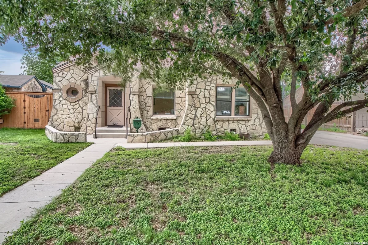 2BR House for Sale in San Antonio, TX