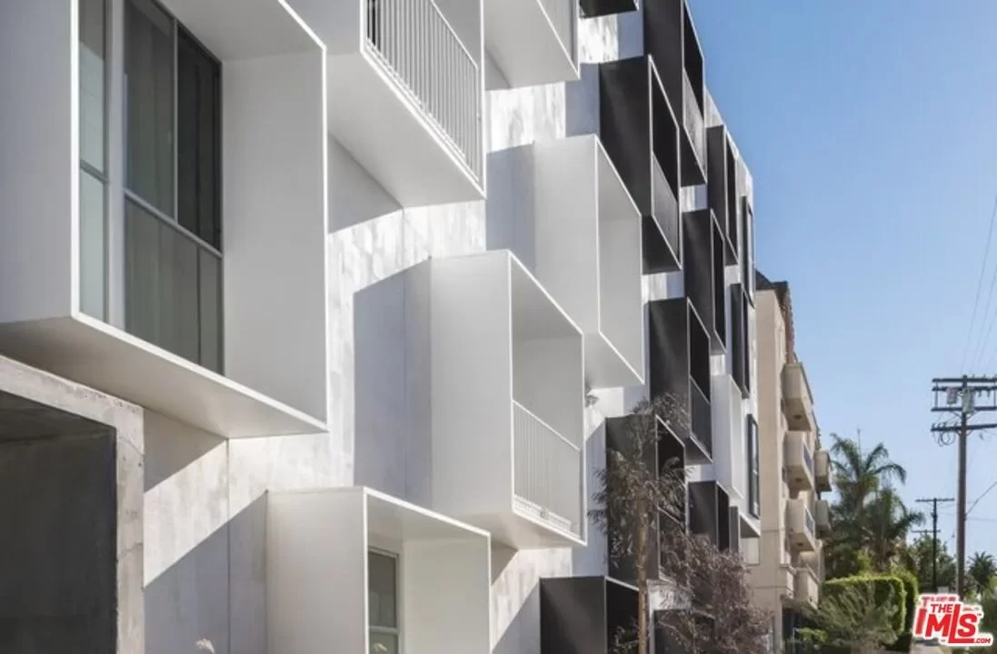 2BR Condo for Rent in Los Angeles, CA