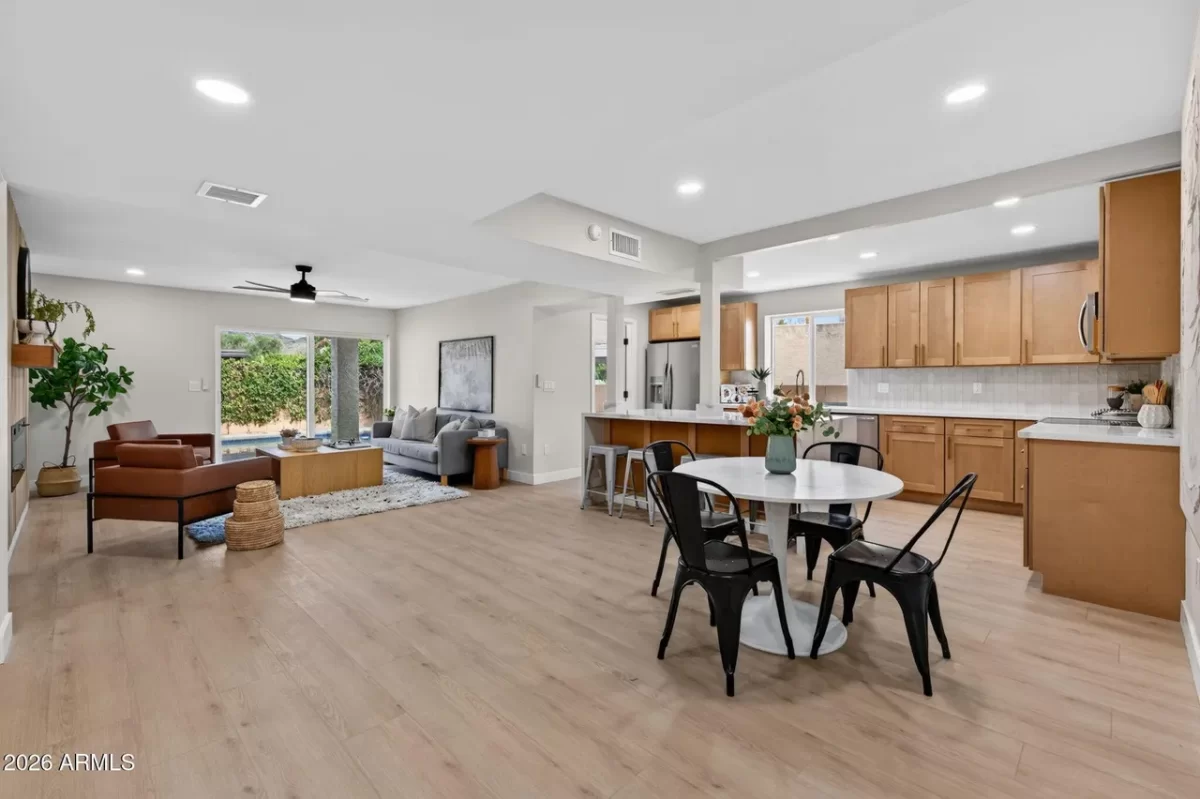 3BR Townhouse for Sale in Phoenix, AZ