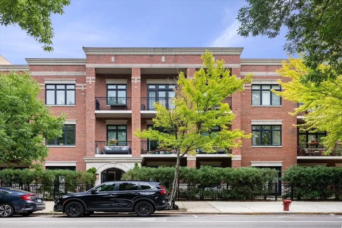 3BR Condo for Sale in Chicago, IL