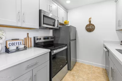2BR Townhouse for Sale in Phoenix, AZ
