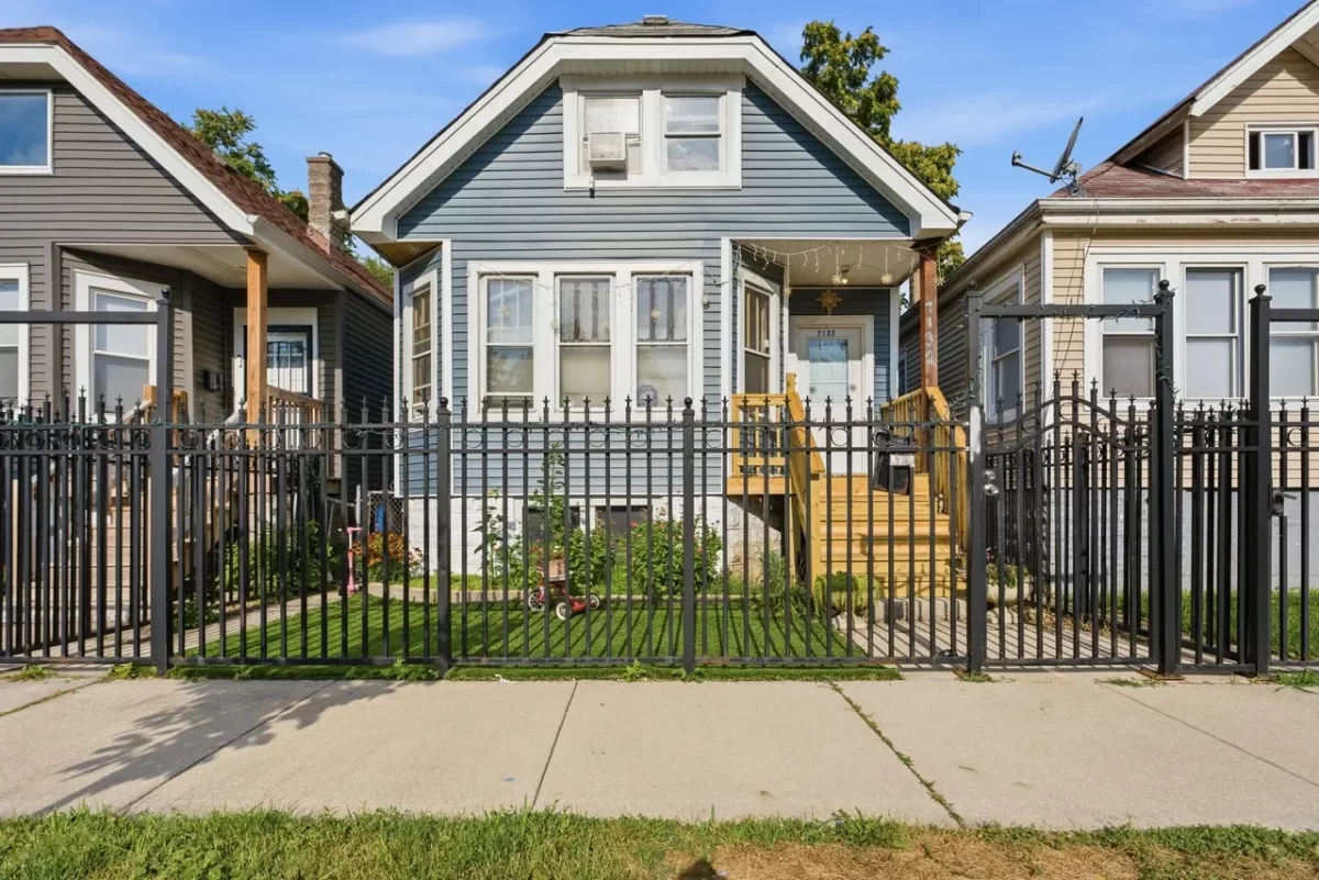 3BR House for Sale in Chicago, IL