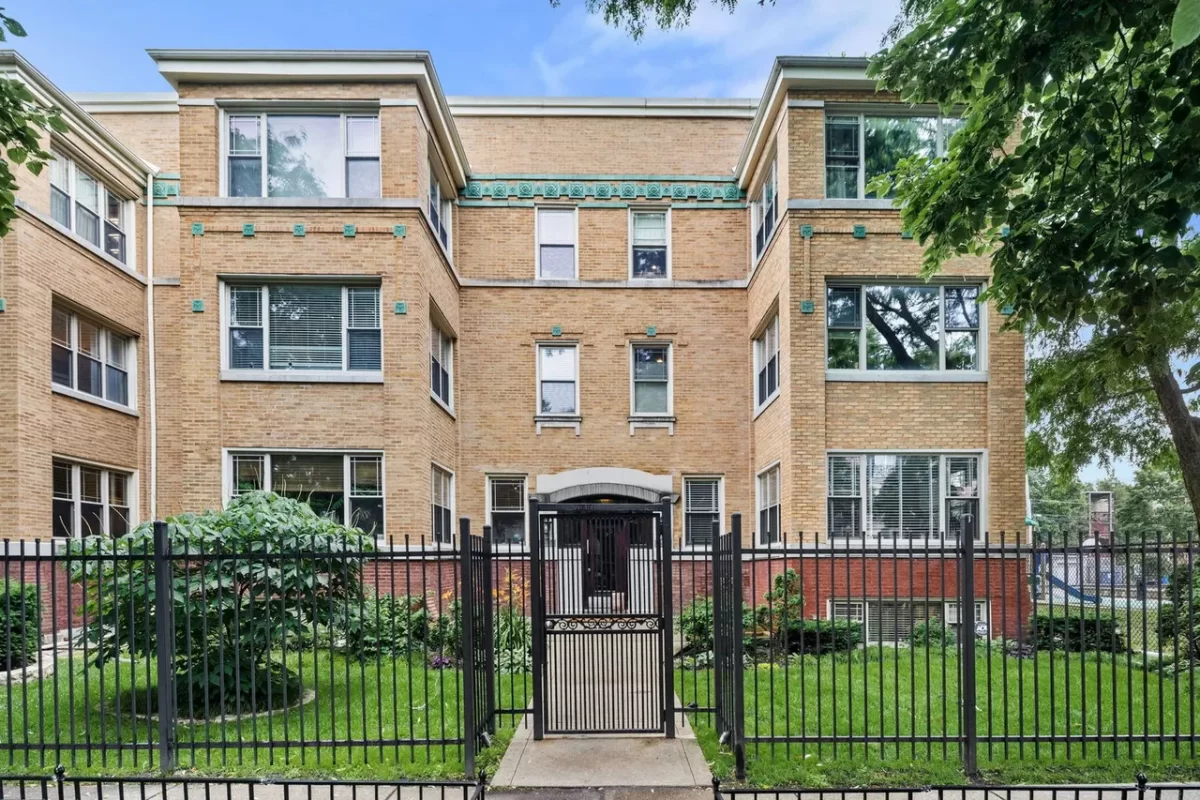 3BR Condo for Sale in Chicago, IL