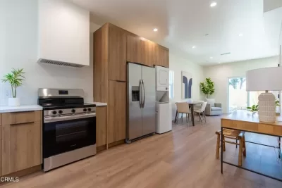2BR Townhouse for Sale in Los Angeles, CA