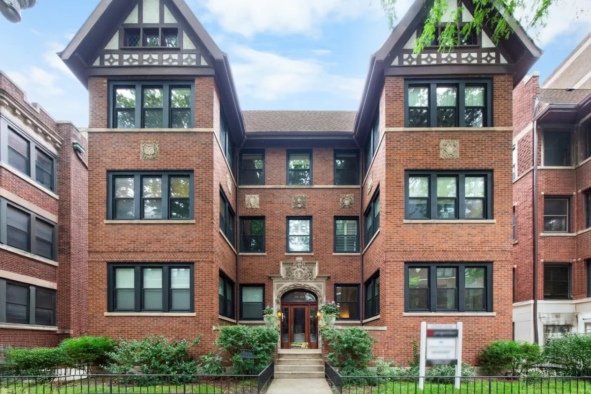 3BR Condo for Sale in Chicago, IL