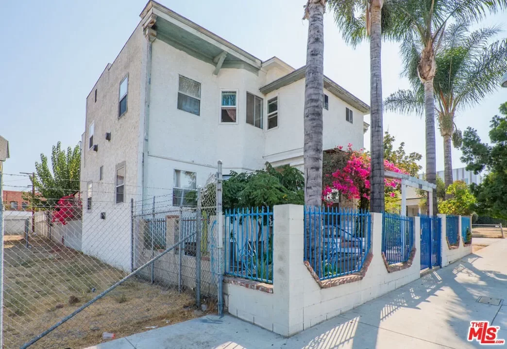 Townhouse for Rent in Los Angeles, CA
