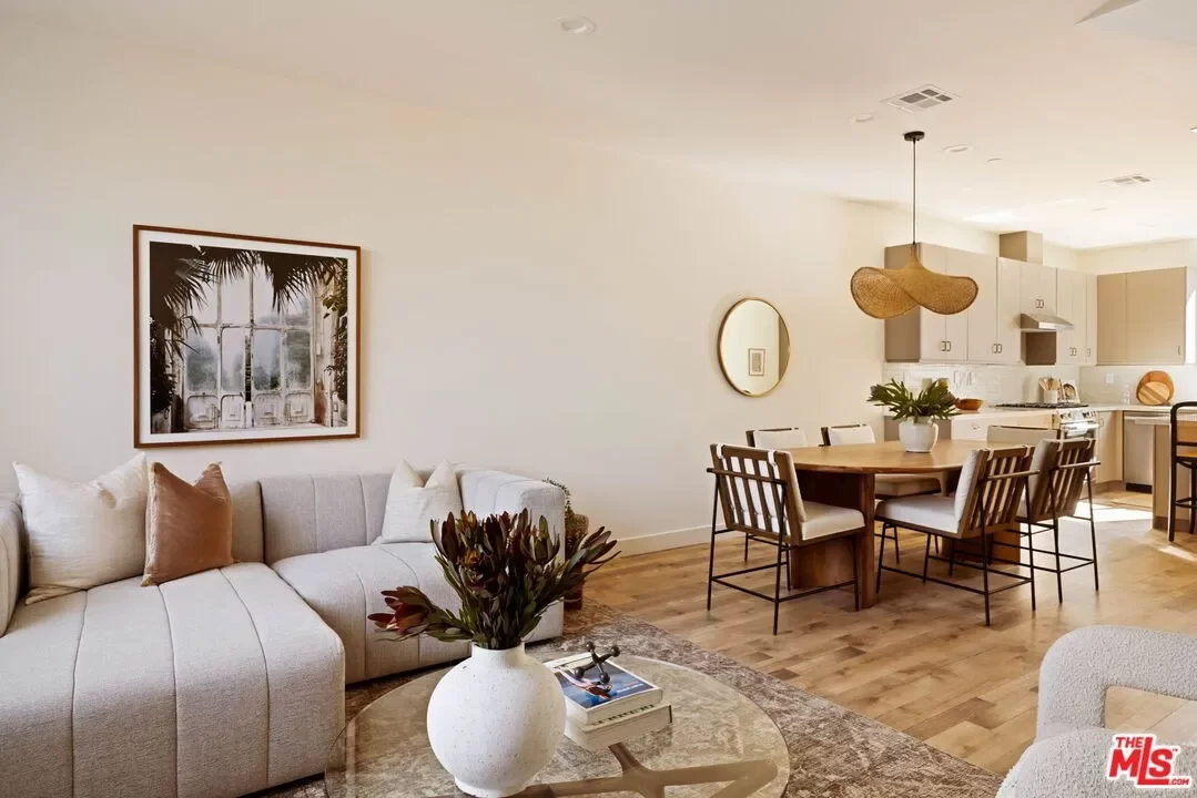 4BR House for Sale in Los Angeles, CA