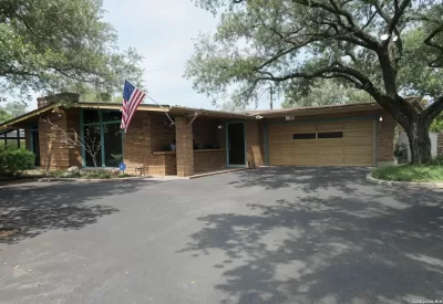 4BR House for Sale in San Antonio, TX