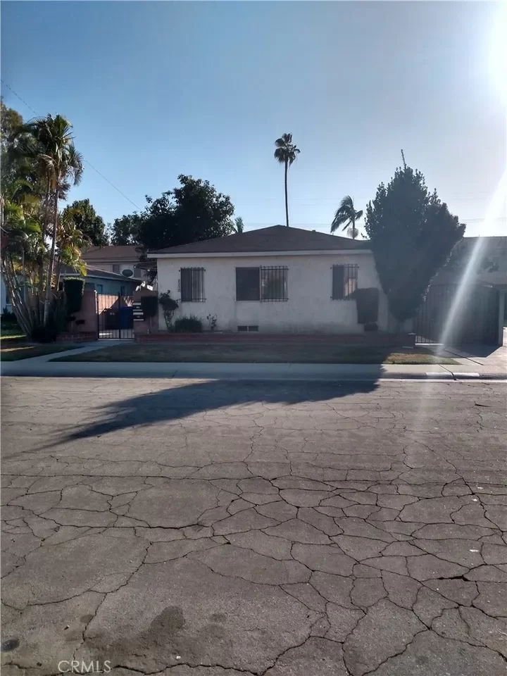 4BR Multi-Family for Sale in Downey, CA