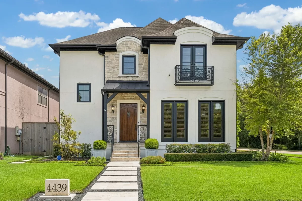 4BR House for Sale in Bellaire, TX