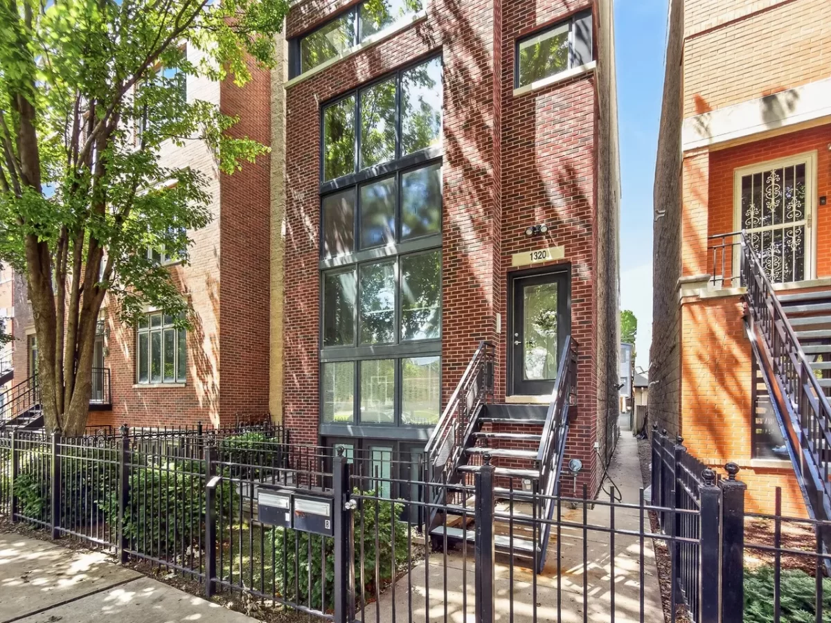 3BR Condo for Sale in Chicago, IL